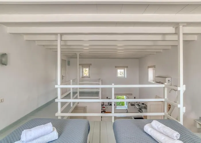 A Summer House A Few Steps From The Santa Maria (Paros)