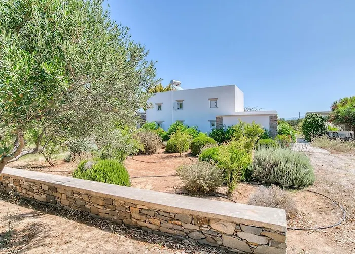 בית נופש A Summer House A Few Steps From The *